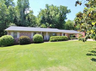 393 Lake Forest Dr, Spartanburg, SC 29307