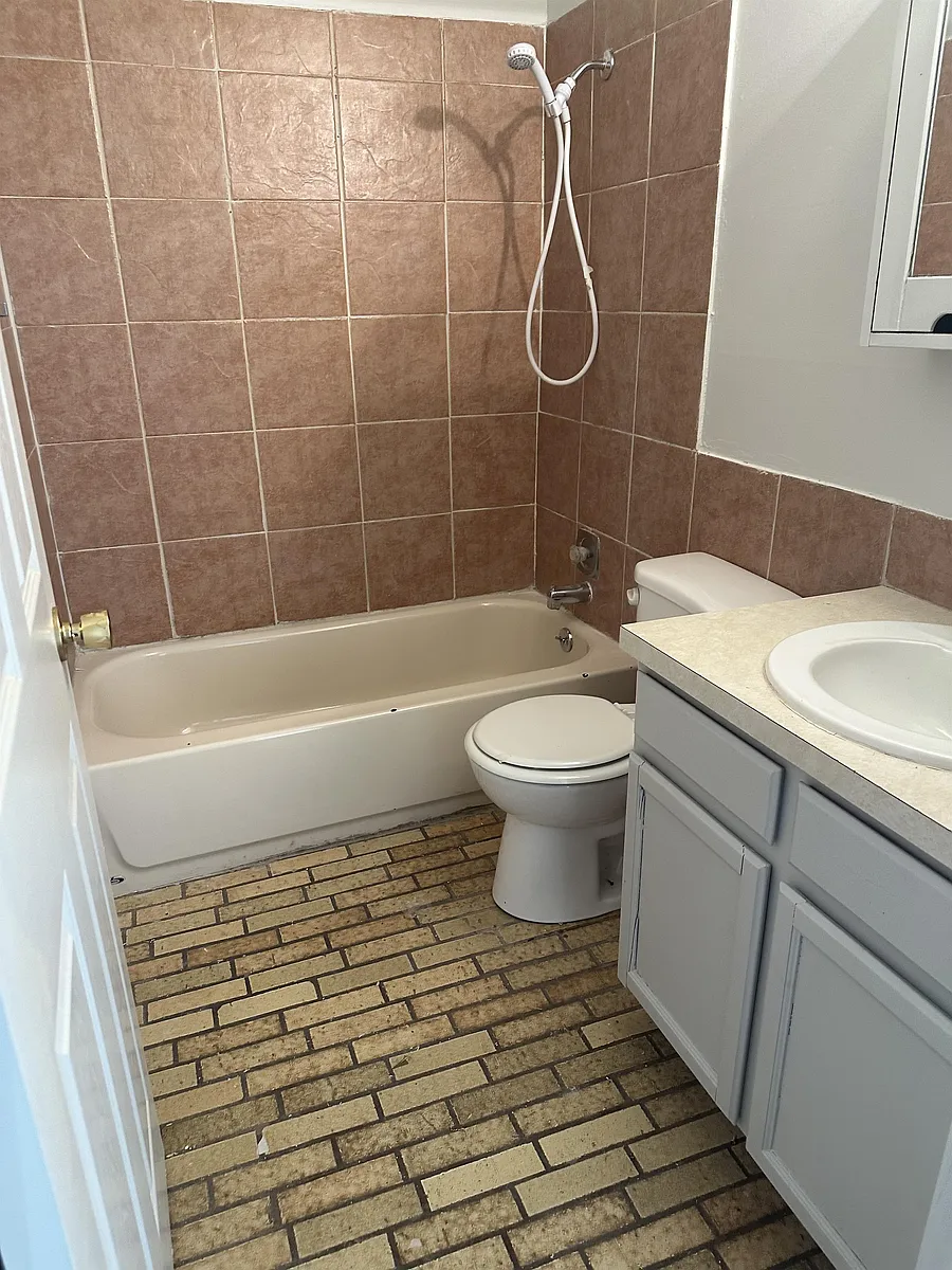 Building Photo - 144 N 3rd St #1