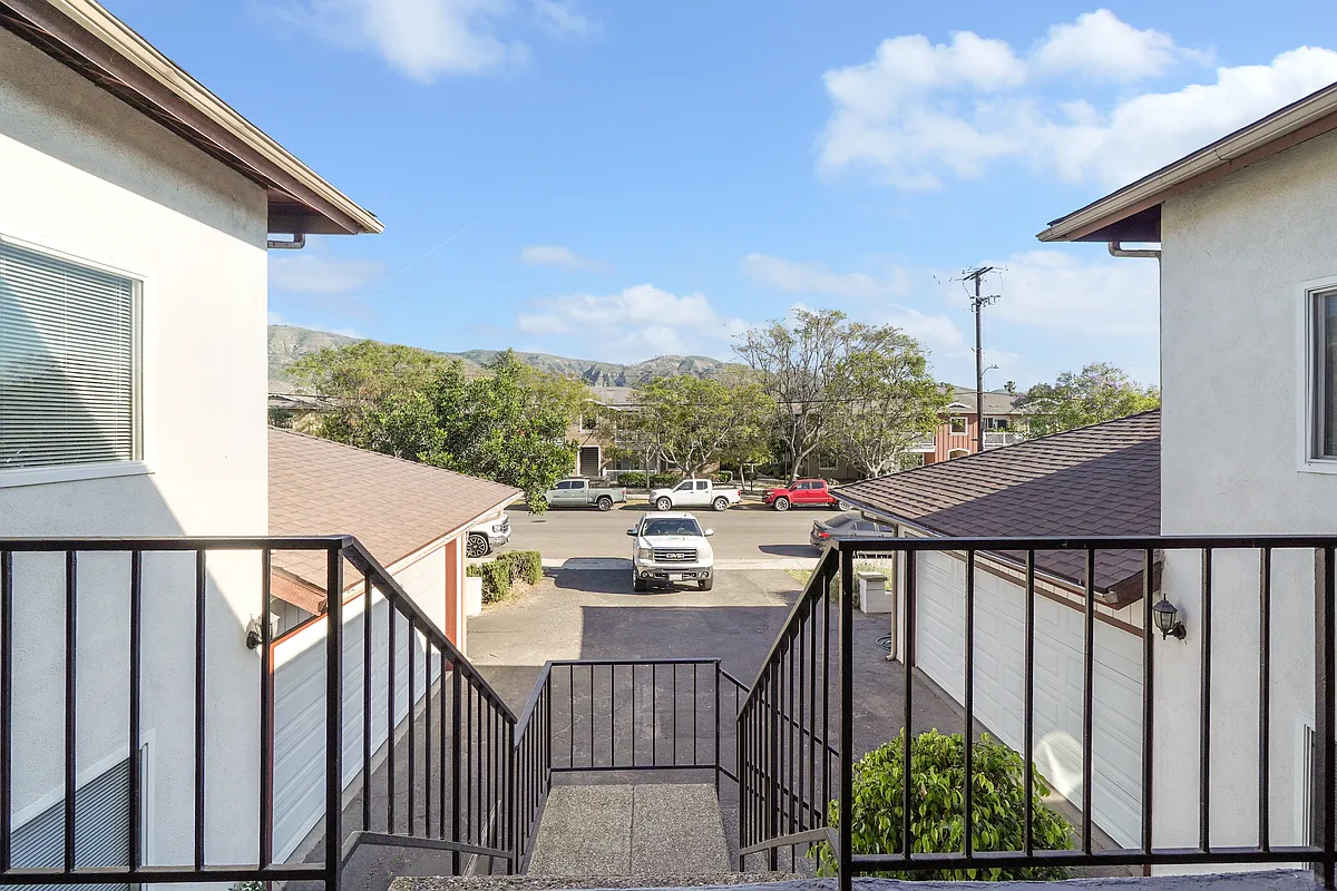 Building Photo - 213 W Santa Barbara St #D