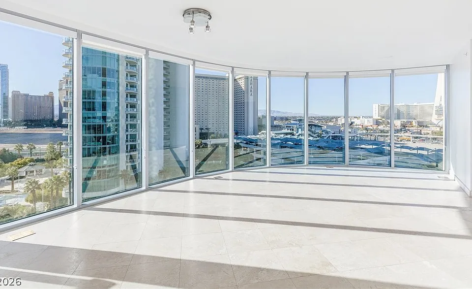 322 Karen Ave #808