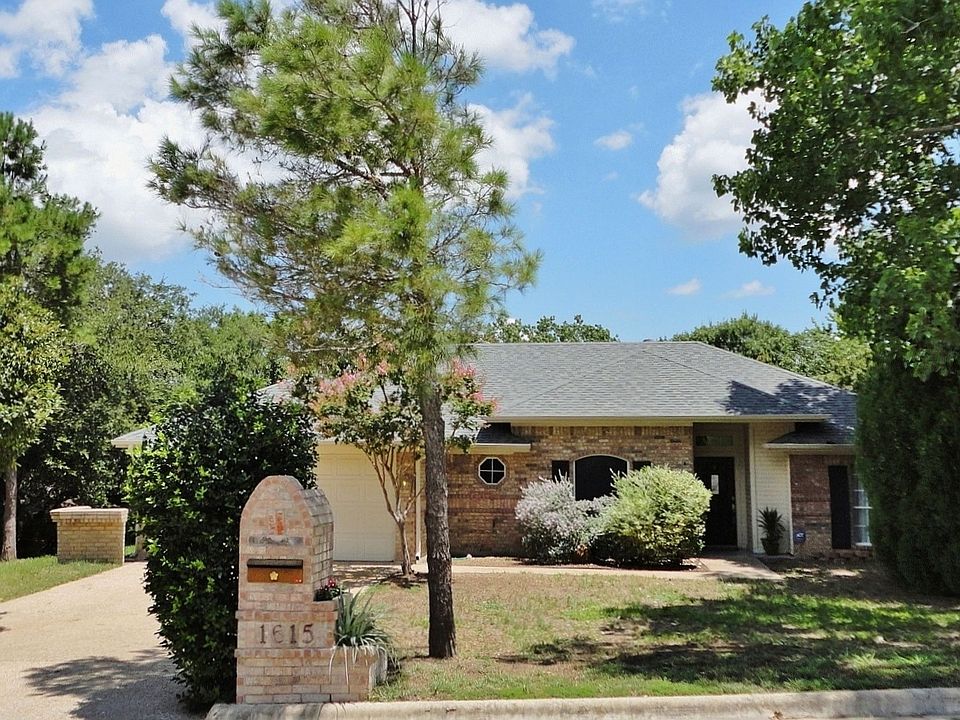 1st image of 1615 Tanglewood Dr