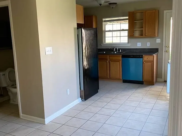 117 Eric Ct — Photo 5