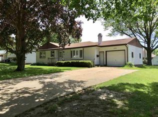607 E Sunrise St, New Hampton, IA 50659