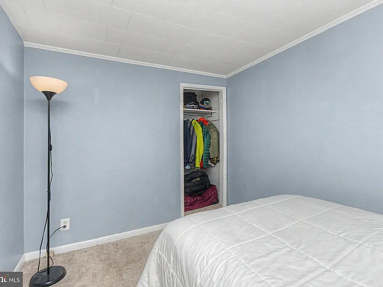 1303 Clarkson St — Photo 32