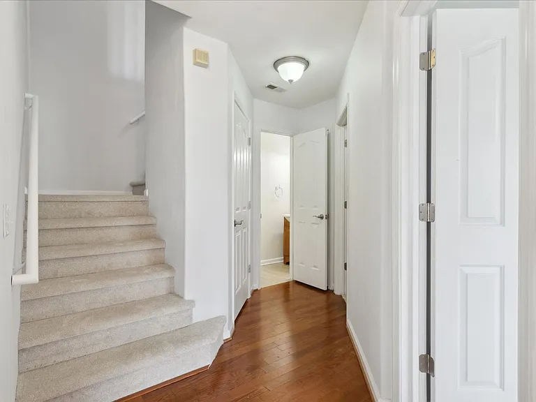 107 Post Oak Rd — Photo 16