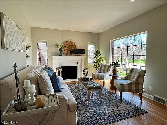 3rd image of 2209 Harborview Blvd