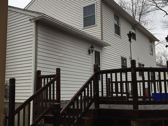 4th image of 6 Marcia Dr