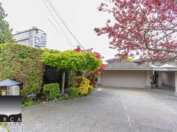2424 Bellevue Ave, West Vancouver, BC V7V 1E2