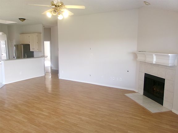 5th image of 8809 Oakwood Ln