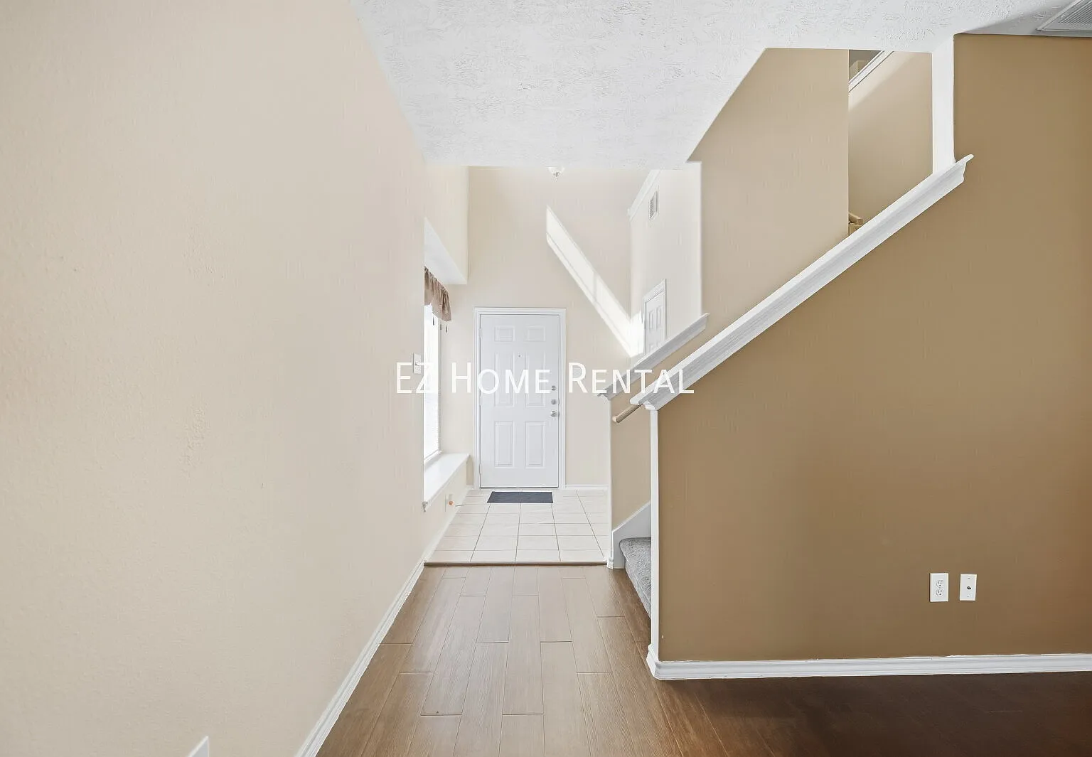 Townhome Living At Its Best! No Security Deposit Option | Move-In Ready — Photo 4