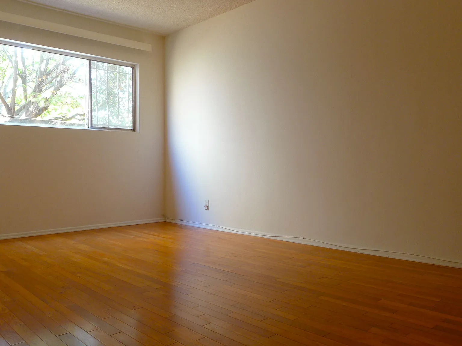 2 bed, 870 sqft, $3,250 — Photo 3