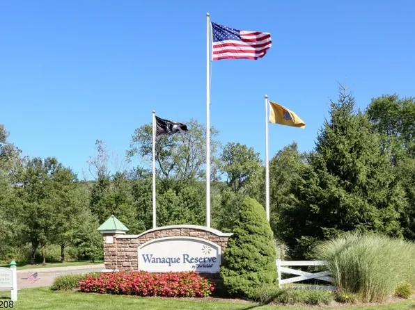 1113 Warrens Way, Wanaque Boro, NJ 07465