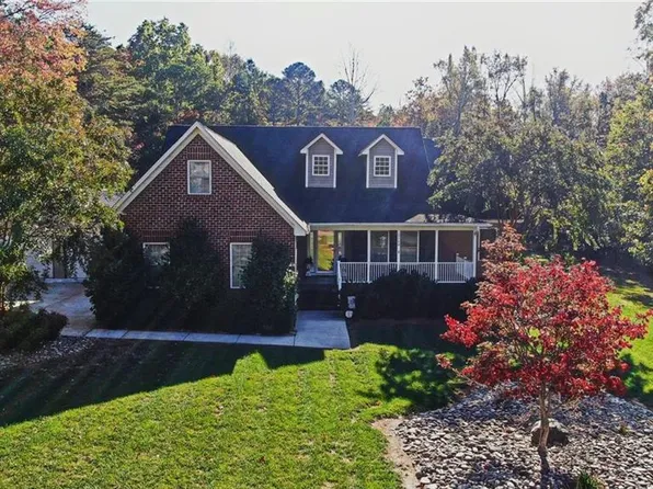 2160 Willow Oak Dr, Thomasville, NC 27360