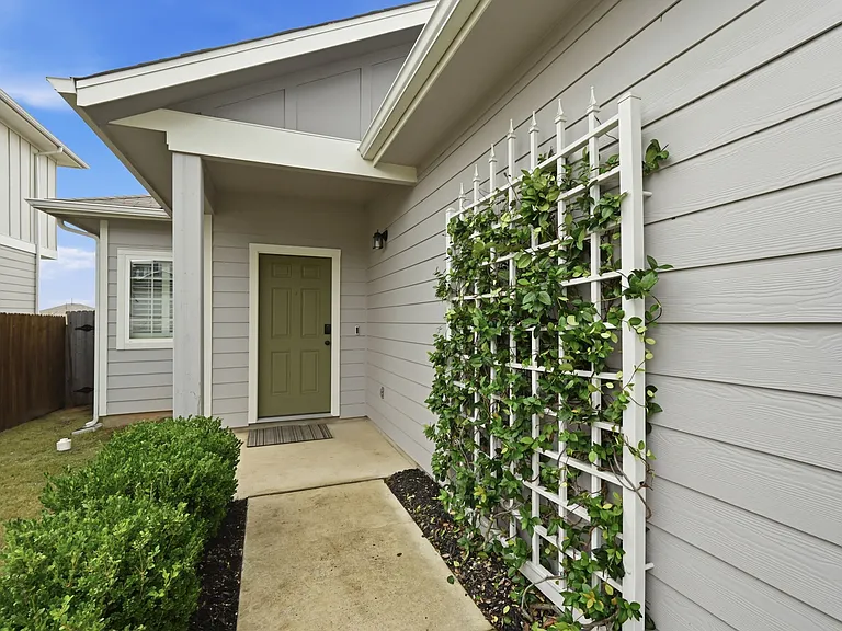 10121 Forest Grove Dr — Photo 7