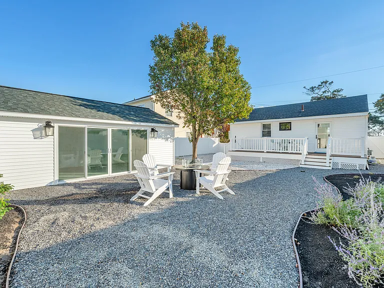 216 Sunray Beach Rd — Photo 13