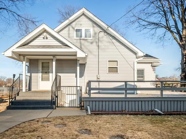 5165 Browns Beach Rd, Rockford, IL 61103