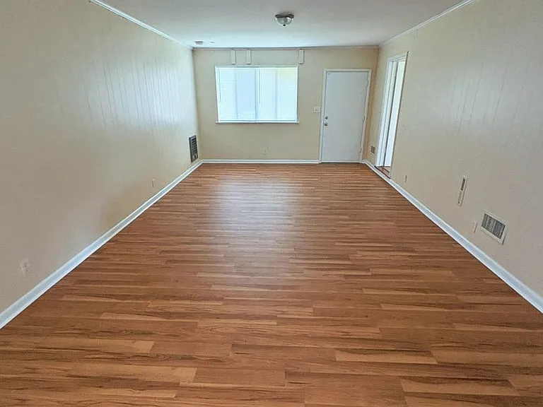 1251 S Dickerson Rd — Photo 6