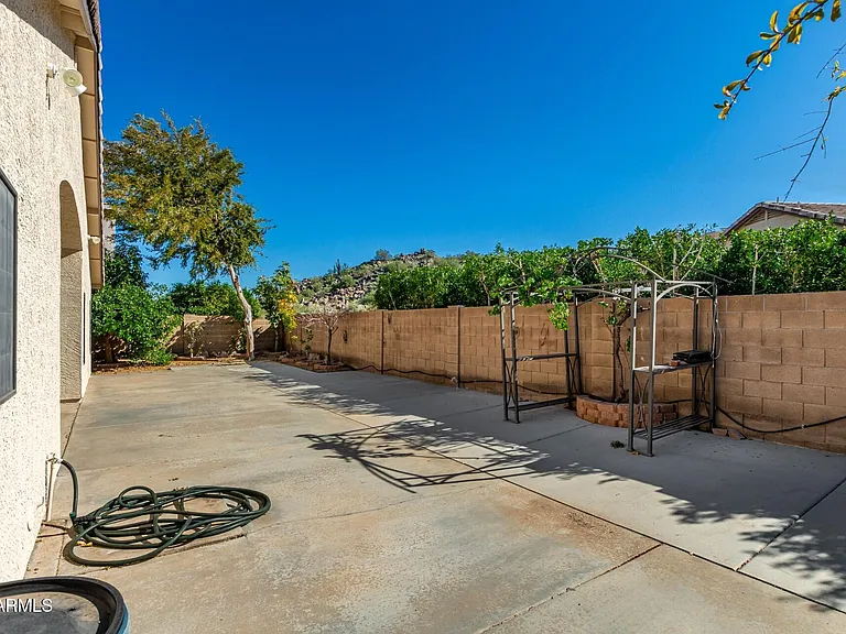 1625 E Montoya Ln — Photo 38