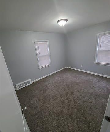 5th image of 27416 Larchmont St