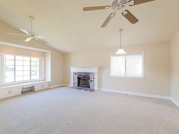 2nd image of 105 Furber Ln
