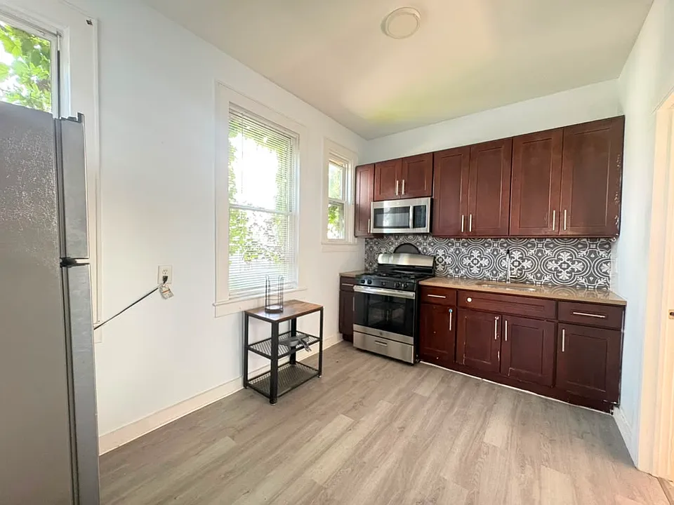 14 Juliette St #1