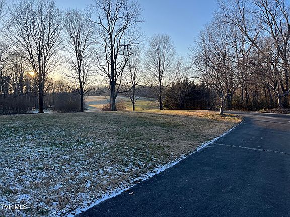 2nd image of 101 Lexington Ct