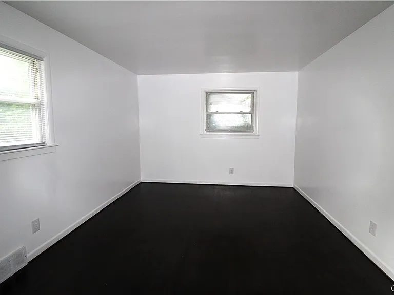 24 Forest Rd — Photo 12