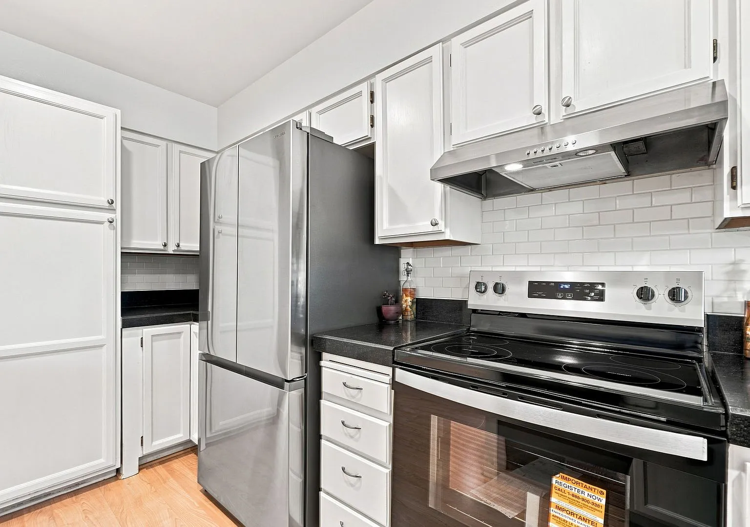 Beautiful Spacious 2-bedroom 2-Bath Townhome in Pleasant Hill! — Photo 2
