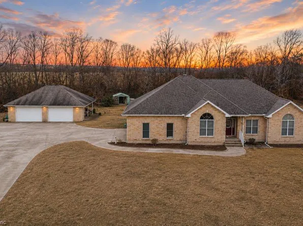 124 Holloway Dr, Smithfield, VA 23430