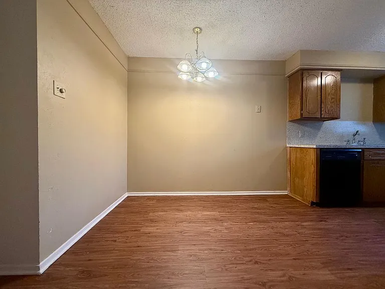 243 Lawrence Rd #11 — Photo 3