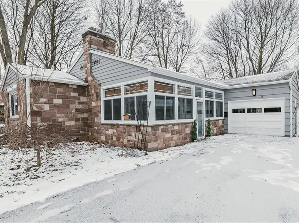 117 Torrington Dr, Rochester, NY 14618