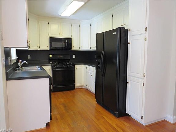 5th image of 2103 Richardson Dr