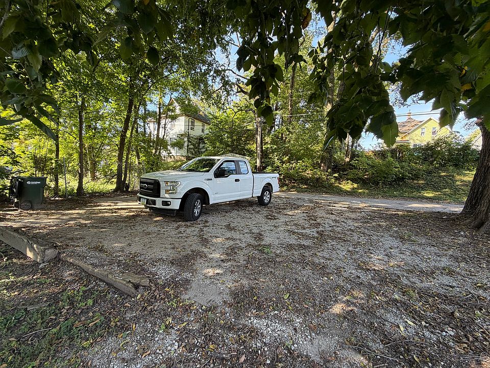 25th image of 1112 N Gaines St