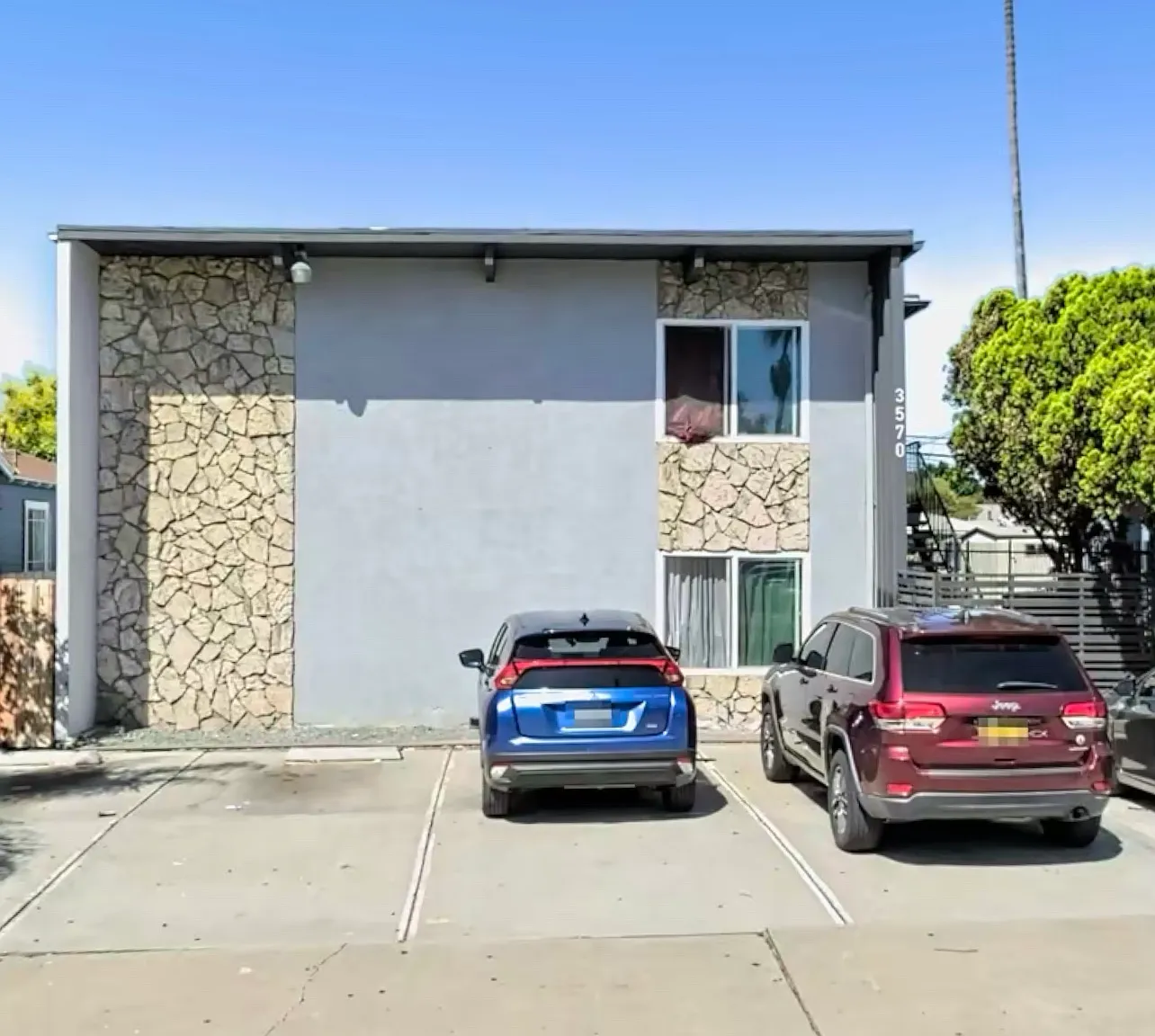 2 bed, 700 sqft, $2,300 — Photo 4