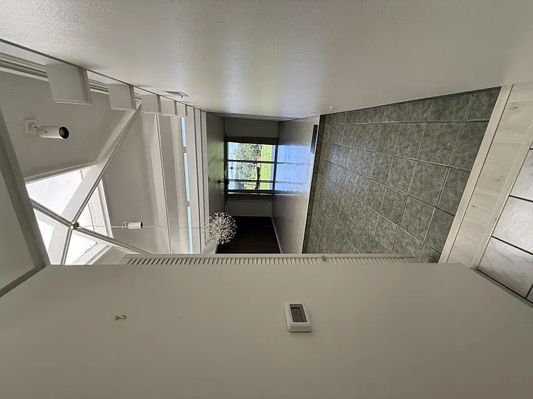 575 Belvedere Dr — Photo 2