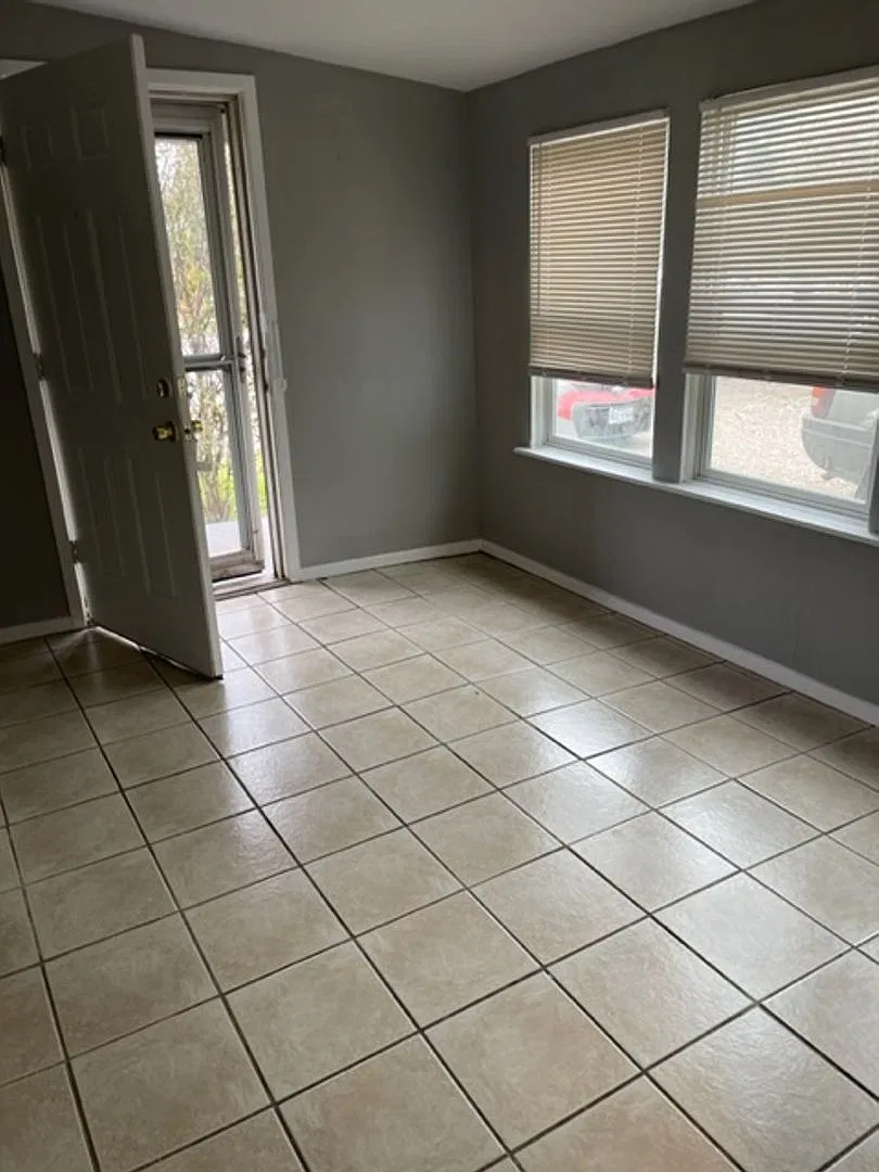 2717 S 20th Street — Photo 2