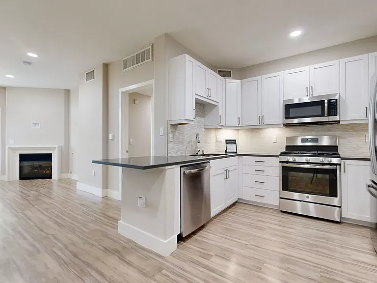 6221 W 3rd St #2-110 — Photo 3