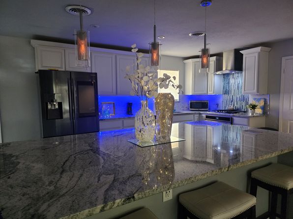 1037 Cavender Dr