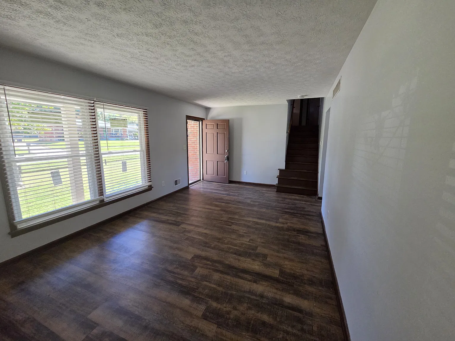 4 bed, 1642 sqft, $1,695 — Photo 3