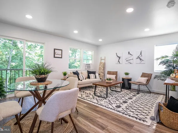 6 Henry Ave, Collegeville, PA 19426