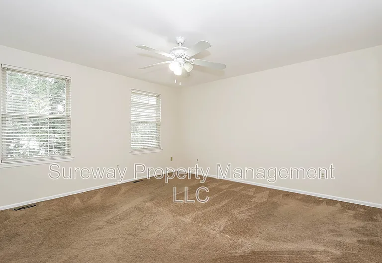 197 Lake Dr — Photo 11