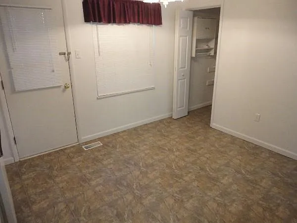 321 Laporte Ct — Photo 7