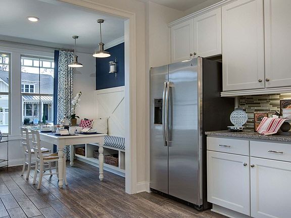 3rd image of 506 Hazelnut Dr