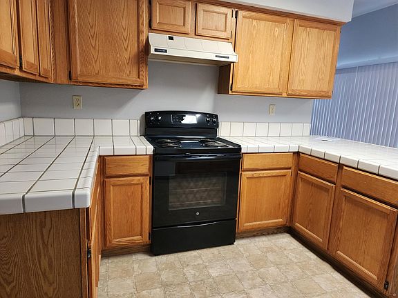 4th image of 2230 Country Manor Dr