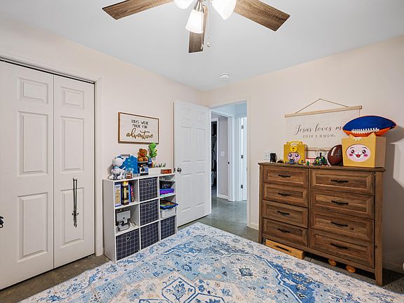 5th image of 3734 Hendon Rd