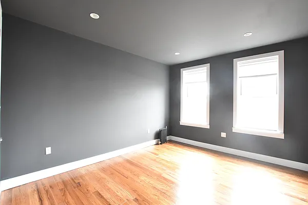 Rented by Clove Realty LLC | media 14