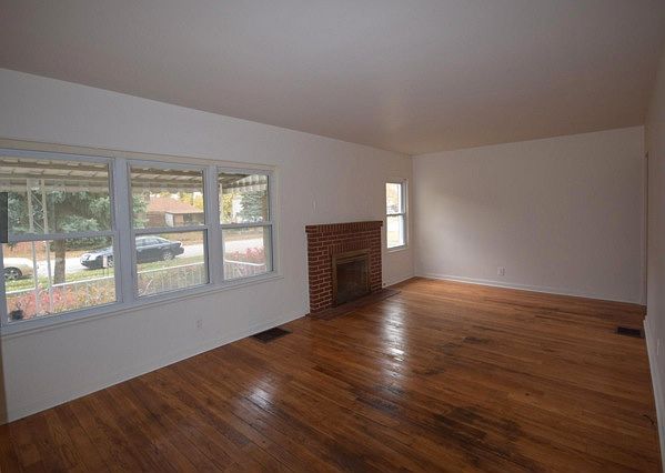 2nd image of 1731 N Leland Ave