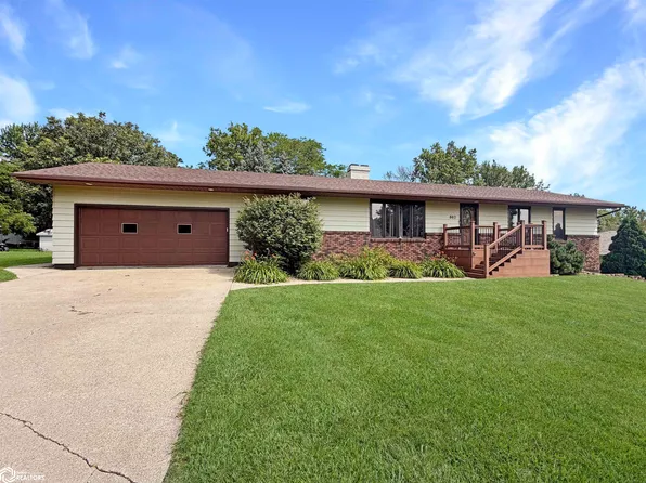 802 Crestview Dr, Traer, IA 50675