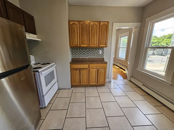 688 Dixwell Ave, New Haven, CT