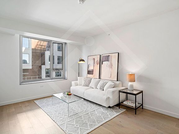 4th image of 1000 3rd St Unit 722